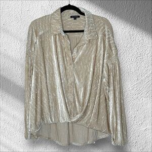 Skies Are Blue Ribbed Velvet Wrap Style Blouse Large Neutral Texture Minimalist‎